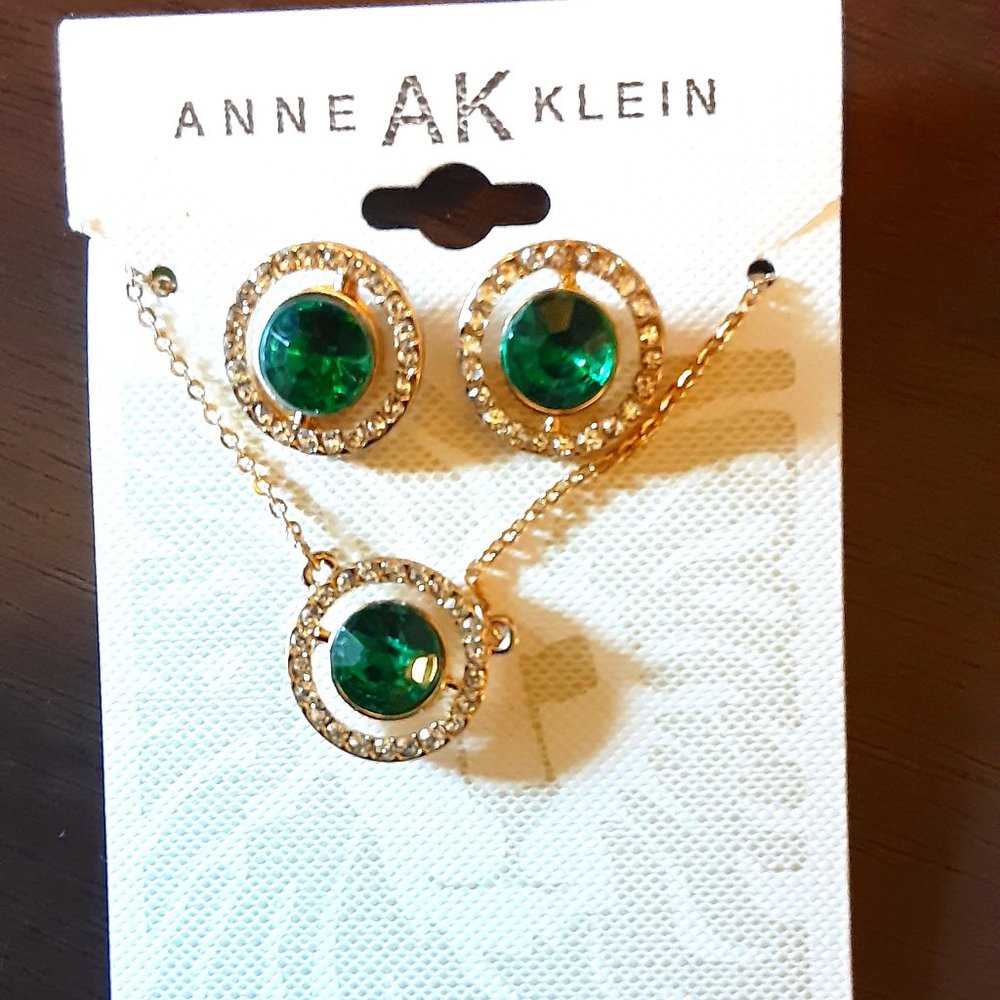 Anne Klein Emerald Green Crystal Jewelry Set